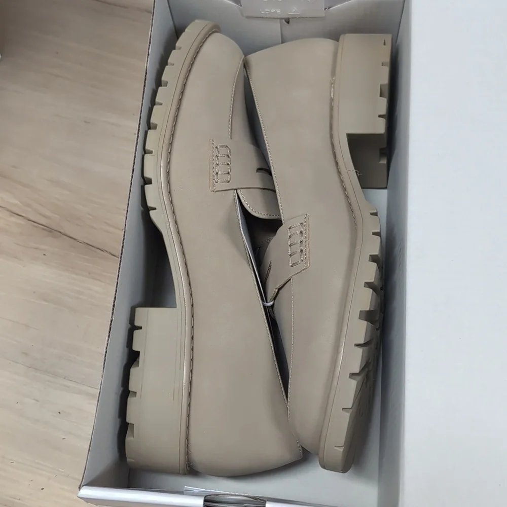 Dolce Vita Crisp Lug Loafer